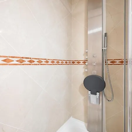 La Grande Palmeraie - Spacieux Avec Vue Mer, Terrasse, Port De Garavan * Ментона