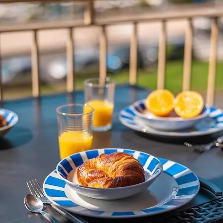 La Grande Palmeraie - Spacieux Avec Vue Mer, Terrasse, Port De Garavan Appartement Menton