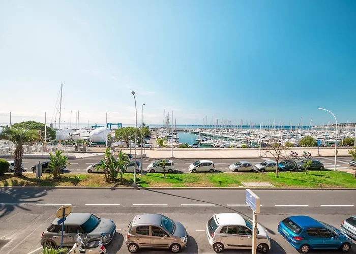 Apartamento La Grande Palmeraie - Spacieux Avec Vue Mer, Terrasse, Port De Garavan *