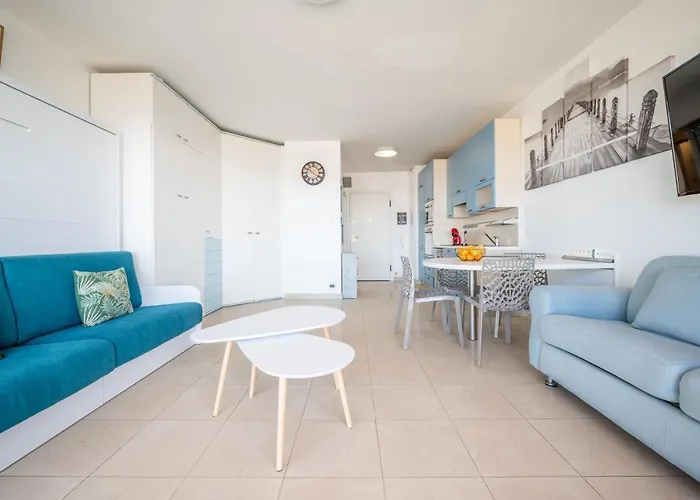 Appartamento La Grande Palmeraie - Spacieux Avec Vue Mer, Terrasse, Port De Garavan Mentone