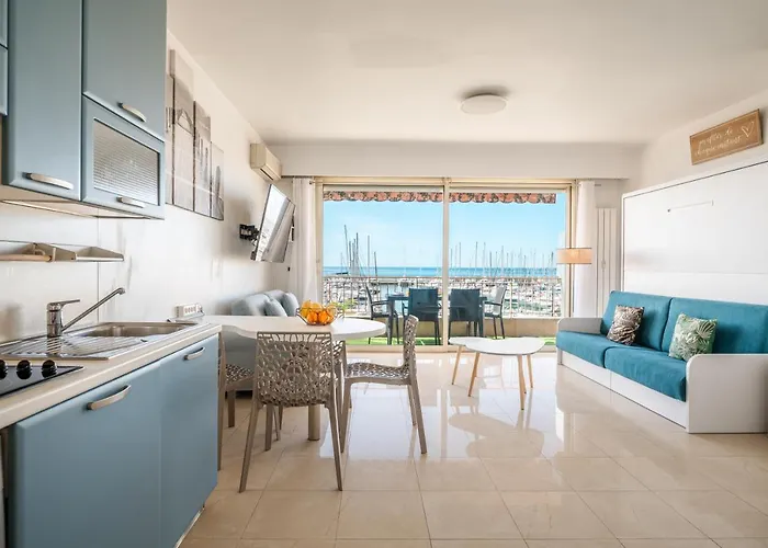 Appartamento La Grande Palmeraie - Spacieux Avec Vue Mer, Terrasse, Port De Garavan